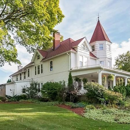 Kingsley House Bed & Breakfast - Full Home Fennville Exterior photo