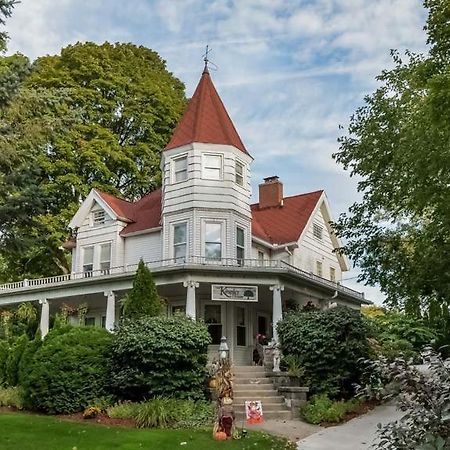 Kingsley House Bed & Breakfast - Full Home Fennville Exterior photo