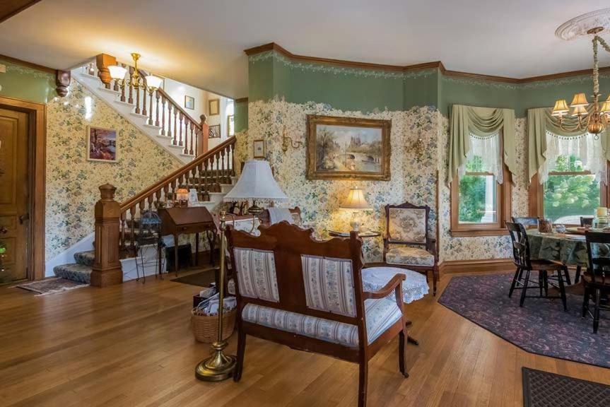 Kingsley House Bed & Breakfast - Full Home Fennville Exterior photo