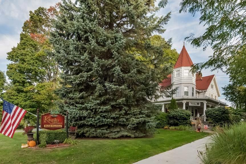 Kingsley House Bed & Breakfast - Full Home Fennville Exterior photo
