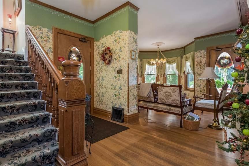 Kingsley House Bed & Breakfast - Full Home Fennville Exterior photo