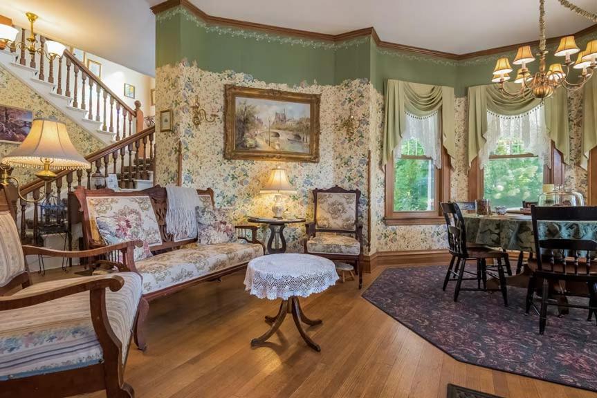 Kingsley House Bed & Breakfast - Full Home Fennville Exterior photo
